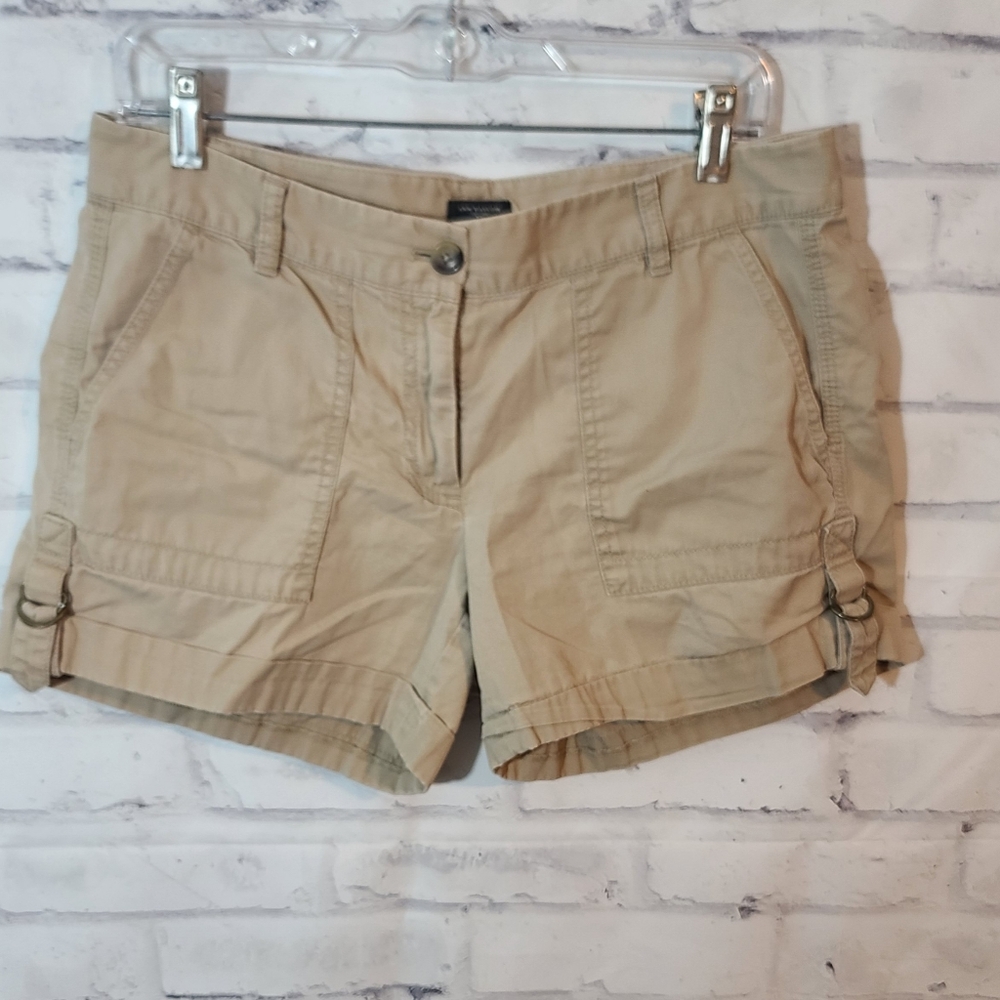Ann Taylor Tan Buckle Accent Shorts Sz 6